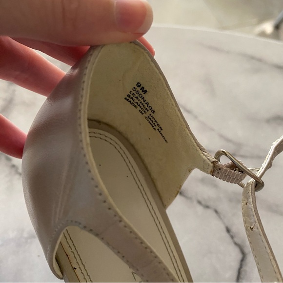 NATURALIZER Genuine Leather Vintage Open Toe Heels - Picture 3 of 9